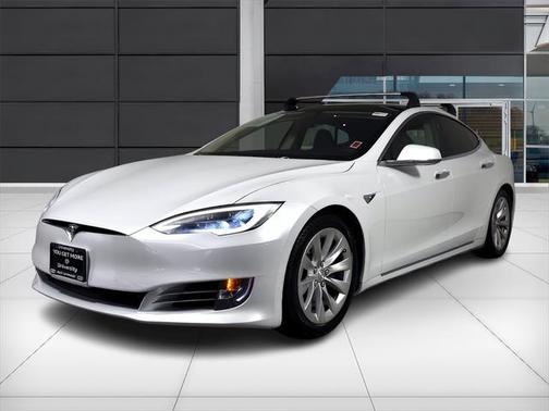 2016 Tesla Model S 90D
