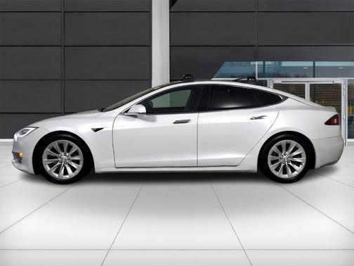 2016 Tesla Model S 90D