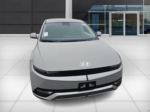 2024 Hyundai IONIQ 5 SE