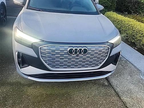 2024 Audi Q4 e-tron Premium