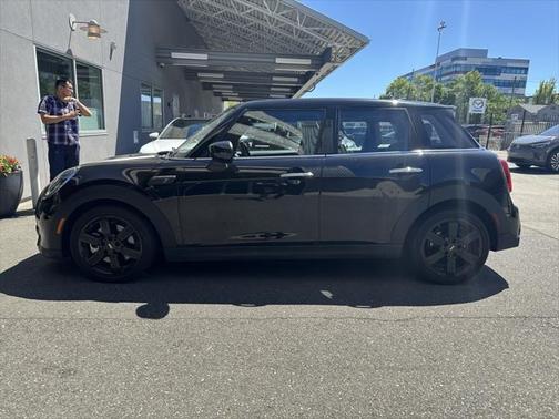 2022 MINI Hardtop Signature