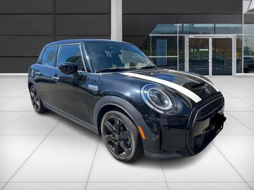 2022 MINI Hardtop Signature