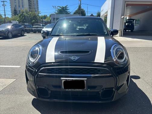 2022 MINI Hardtop Signature