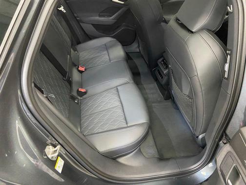 Daytona Gray Pearl 2027 Audi S6 e-tron Premium Plus