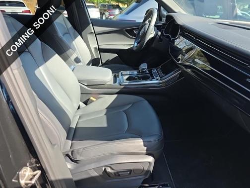 Mythos Black Metallic 2025 Audi Q7 45 Premium