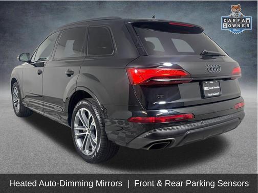 Mythos Black Metallic 2025 Audi Q7 45 Premium