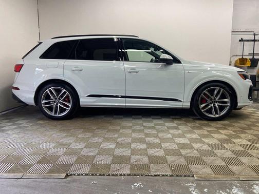 Glacier White 2026 Audi Q7 55 Prestige