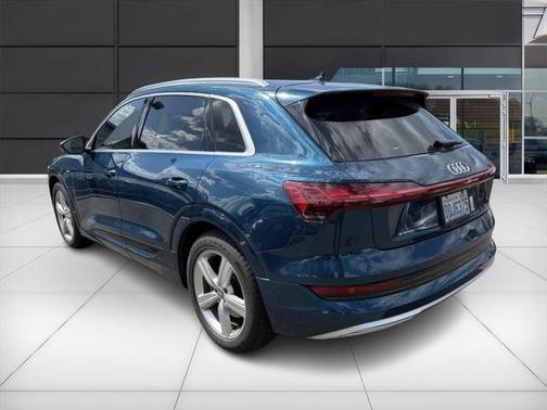 2019 Audi e-tron Premium Plus