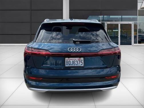 2019 Audi e-tron Premium Plus