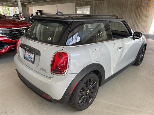 2021 MINI SE Hardtop Signature Plus
