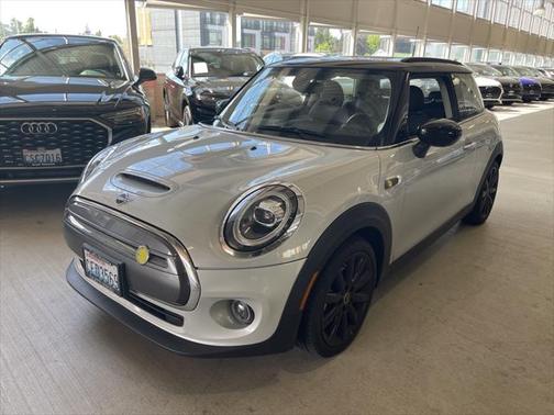 2021 MINI SE Hardtop Signature Plus