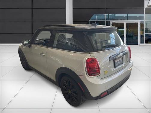 2021 MINI SE Hardtop Signature Plus