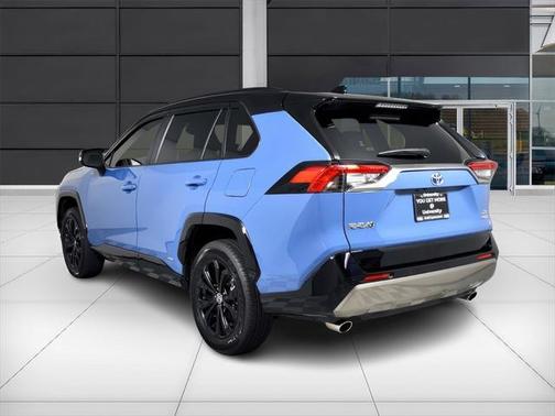 2022 Toyota RAV4 Hybrid SE
