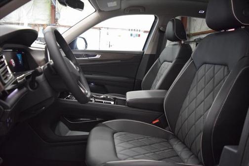 2025 Volkswagen Atlas 2.0T SEL Premium R-Line 4MOTION