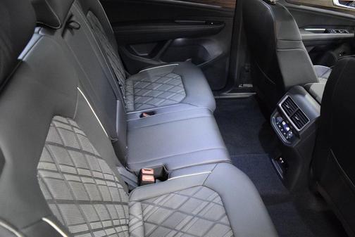 2025 Volkswagen Atlas 2.0T SEL Premium R-Line 4MOTION