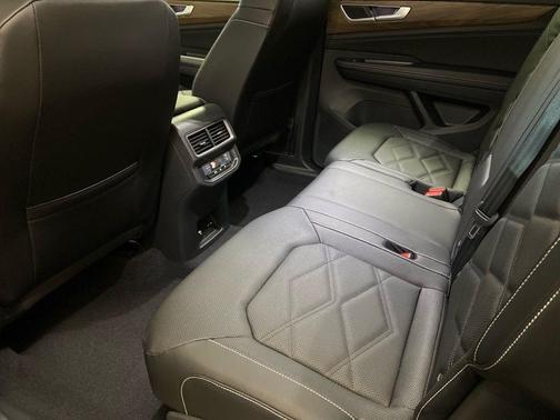 2026 Volkswagen Atlas 2.0T SE w/Technology 4MOTION