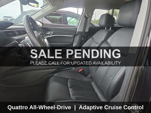 Mythos Black Metallic 2024 Audi Q8 e-tron Prestige