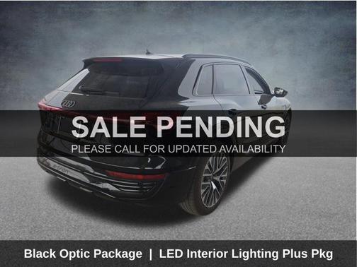 Mythos Black Metallic 2024 Audi Q8 e-tron Prestige