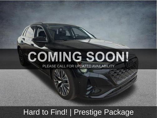 Mythos Black Metallic 2024 Audi Q8 e-tron Prestige