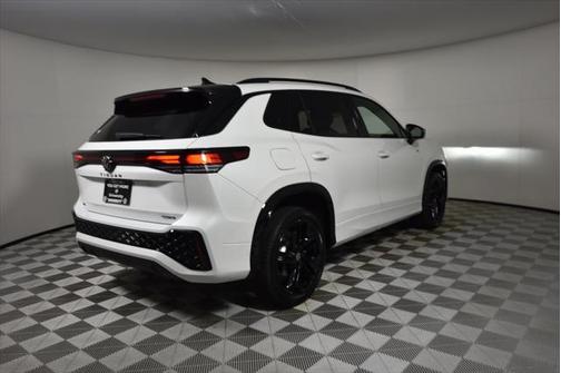 2025 Volkswagen Tiguan 2.0T SE R-Line Black 4MOTION