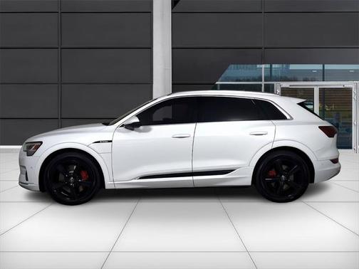 2019 Audi e-tron Prestige