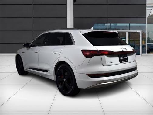 2019 Audi e-tron Prestige