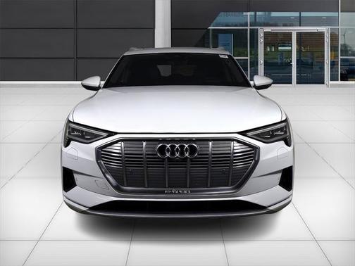 2019 Audi e-tron Prestige
