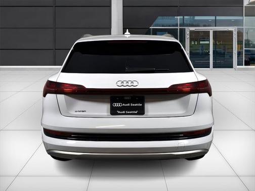2019 Audi e-tron Prestige