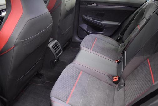 2025 Volkswagen Golf GTI 2.0T SE DSG