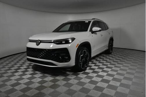 2025 Volkswagen Tiguan 2.0T SEL R-Line 4MOTION