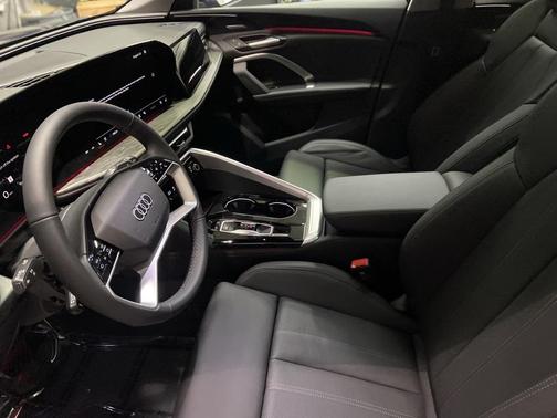 2025 Audi Q5 2.0T Premium Plus