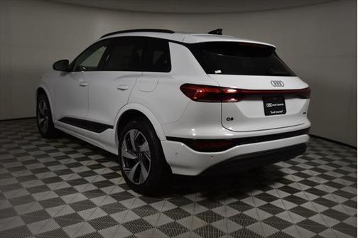 2025 Audi Q6 e-tron Premium