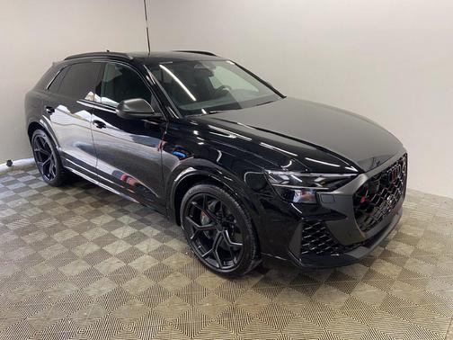 Mythos Black Metallic 2027 Audi RS Q8 4.0T
