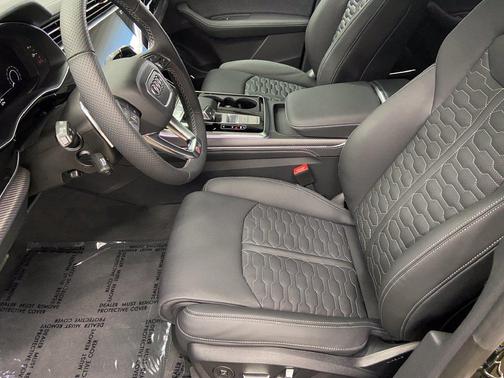 Mythos Black Metallic 2027 Audi RS Q8 4.0T