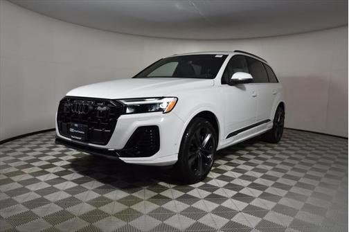2025 Audi Q7 55 Premium Plus