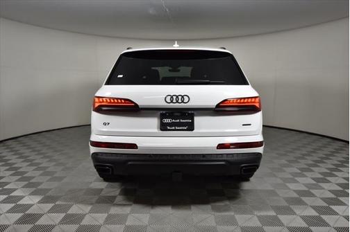 2025 Audi Q7 55 Premium Plus
