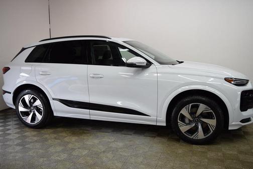2025 Audi Q6 e-tron Premium Plus