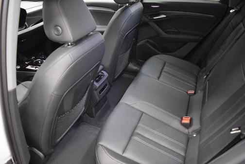 2025 Audi Q6 e-tron Premium Plus