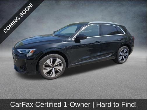 Mythos Black Metallic 2024 Audi Q8 e-tron Premium Plus