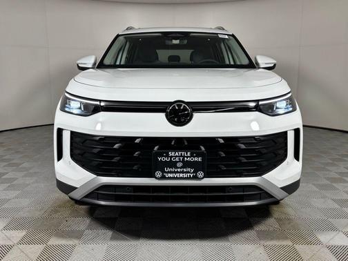 pure white 2026 Volkswagen Tiguan 2.0T SE 4MOTION