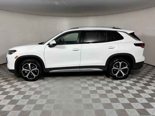 pure white 2026 Volkswagen Tiguan 2.0T SE 4MOTION