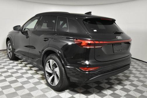 2025 Audi Q6 e-tron Premium Plus