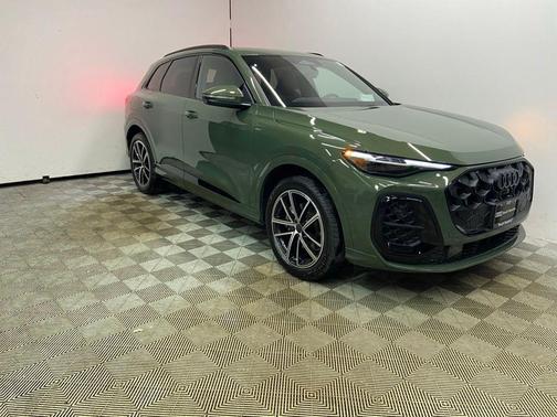 Green Metallic 2026 Audi Q5 2.0T Prestige