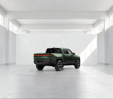 Forest Green paint 2026 Rivian R1T R1T Dual Max Battery