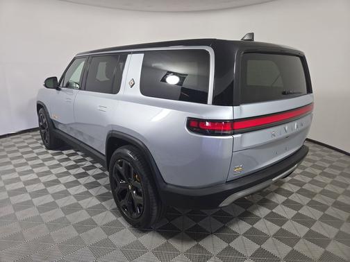 2023 Rivian R1S Adventure
