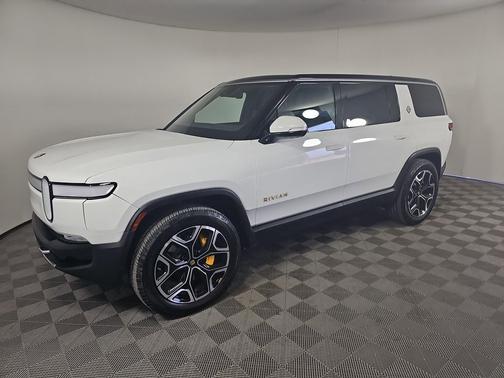 2023 Rivian R1S Adventure