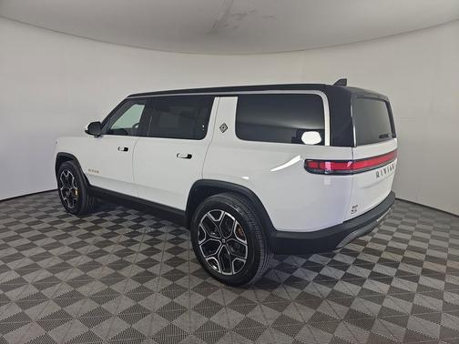 2023 Rivian R1S Adventure