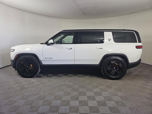 2023 Rivian R1S Adventure