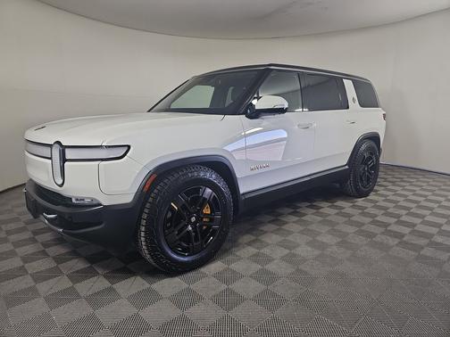 2023 Rivian R1S Adventure