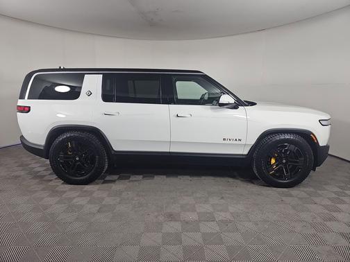 2023 Rivian R1S Adventure